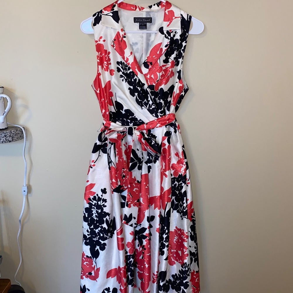 Dress with tie